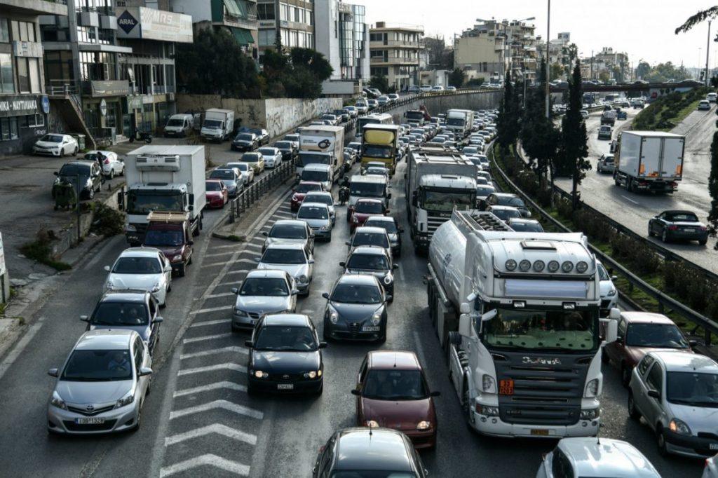 Κυκλοφοριακό: 20 ώρες τον μήνα στον δρόμο για να φτάσουμε στη δουλειά