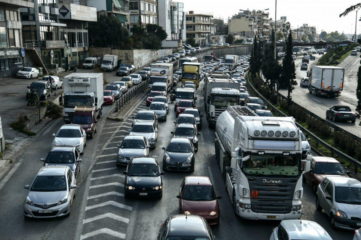 Κυκλοφοριακό: 20 ώρες τον μήνα στον δρόμο για να φτάσουμε στη δουλειά
