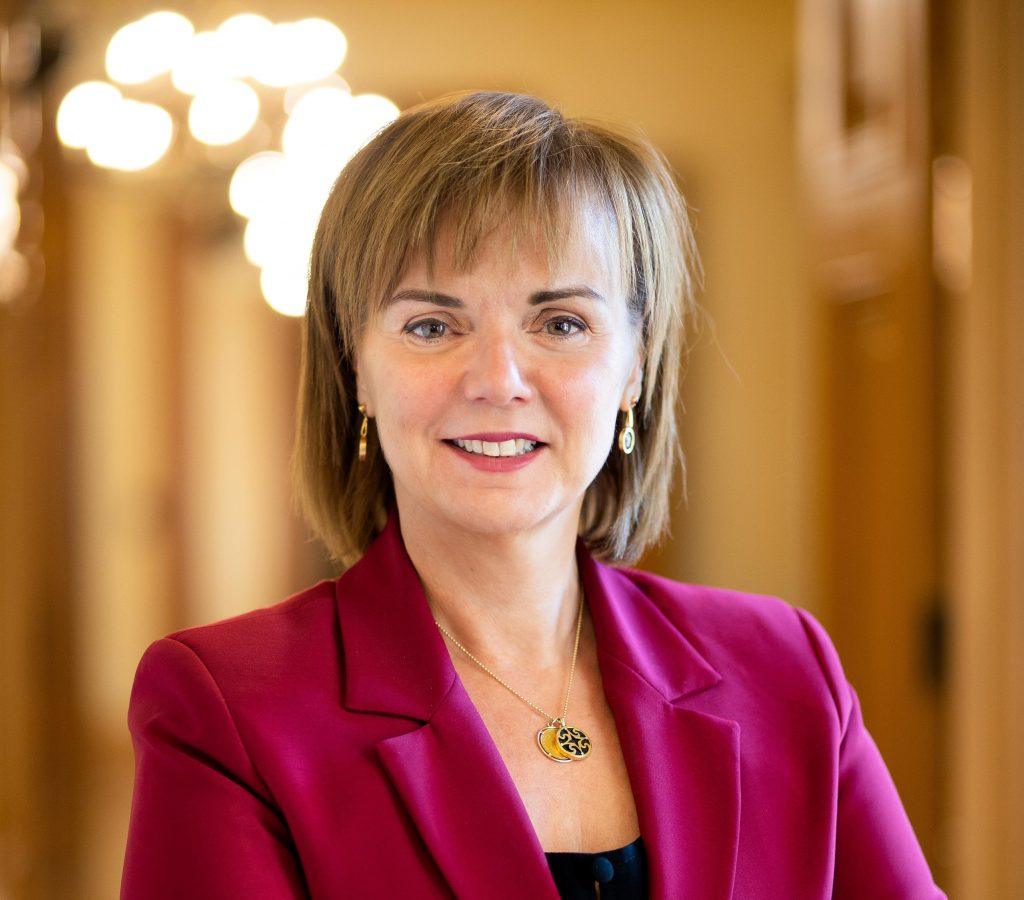 Χριστίνα Παπακωνσταντίνου (ΤτΕ): Χρειαζόμαστε σταθερότητα και σύγκλιση