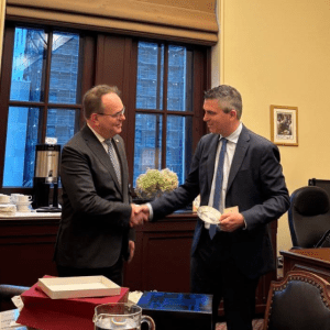 Δήμας: Συναντήθηκε στην Οττάβα με τον Καναδό υπ. Μεταφορών