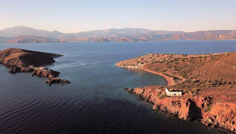 Τουρισμός: Πεντάστερο ξενοδοχείο στη νησίδα Δασκαλειό στις Αλκυονίδες Νήσους