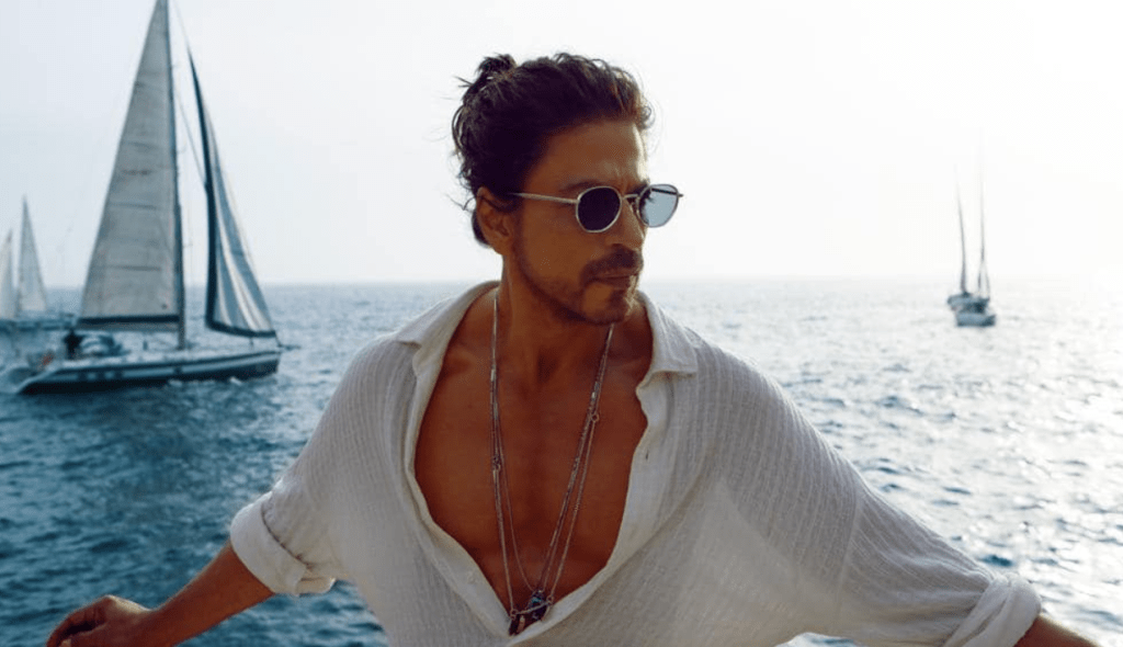 Bollywood: Ο σούπερ σταρ Σαχ Ρουκ Καν, μπαίνει στο κλαμπ των δισεκατομμυριούχων