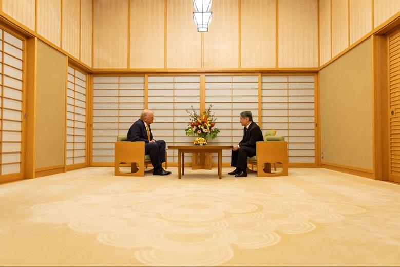 NARUHITO, TRUMP