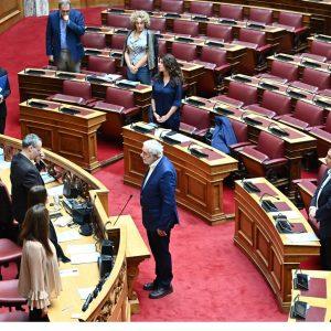 Βουλή: Ορκίστηκε βουλευτής ο Θοδωρής Δρίτσας – Πήρε την έδρα του Τσίπρα