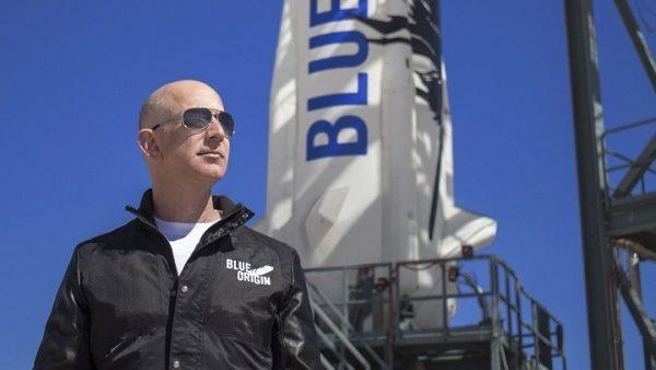 Blue Origin: Η εταιρεία του Μπέζος ανακοινώνει δορυφόρο αντίπαλο της Starlink του Μασκ