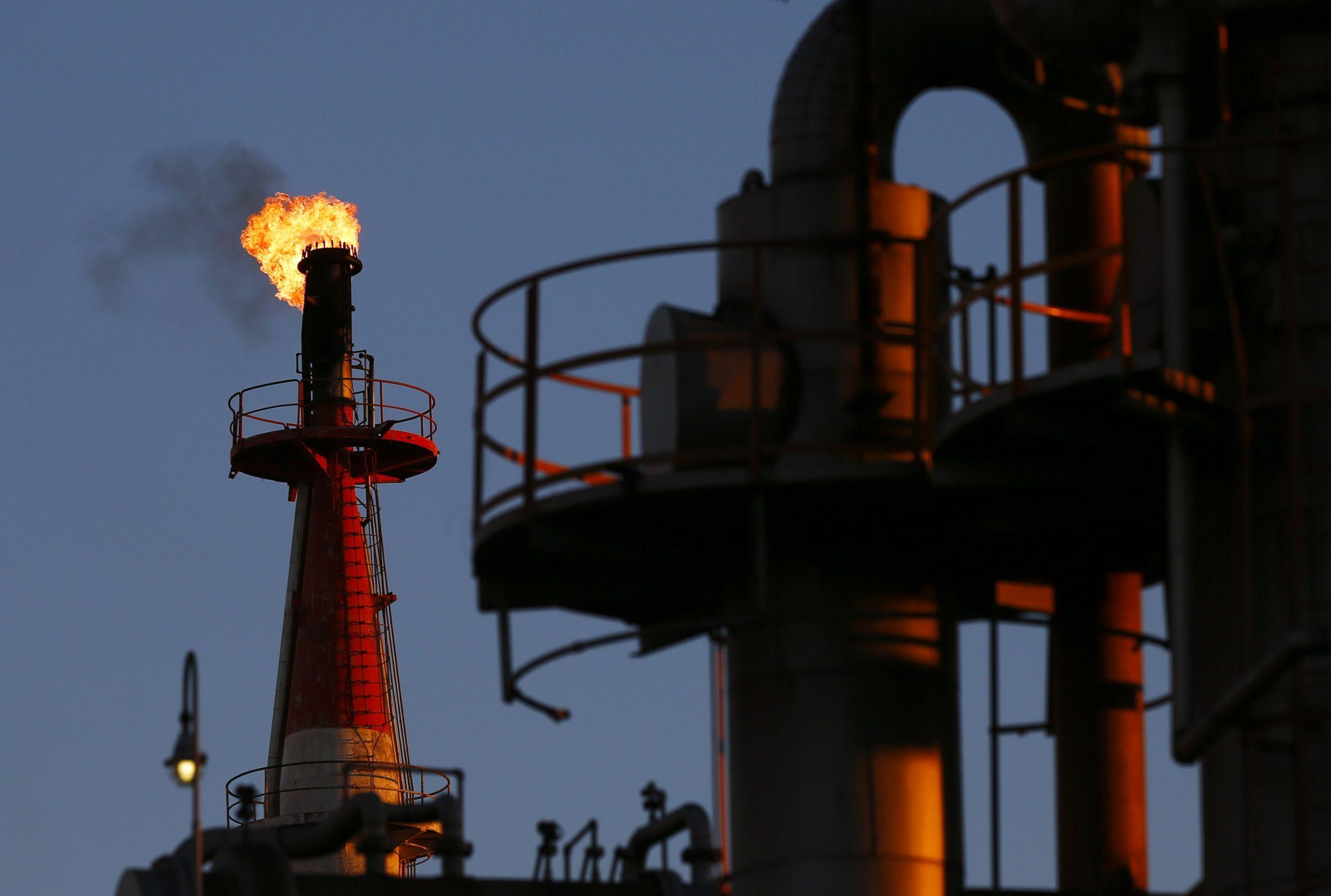 Brent: Πάνω από τα 60 δολ. λόγω περικοπών από Καζακστάν και αυξημένης ζήτησης από Ασία