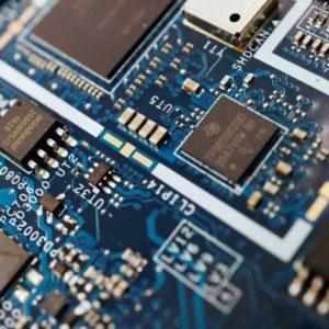 Γερμανία: 3 δισ. ευρώ για τη βιομηχανία τσιπ θα πάνε σε δρόμους