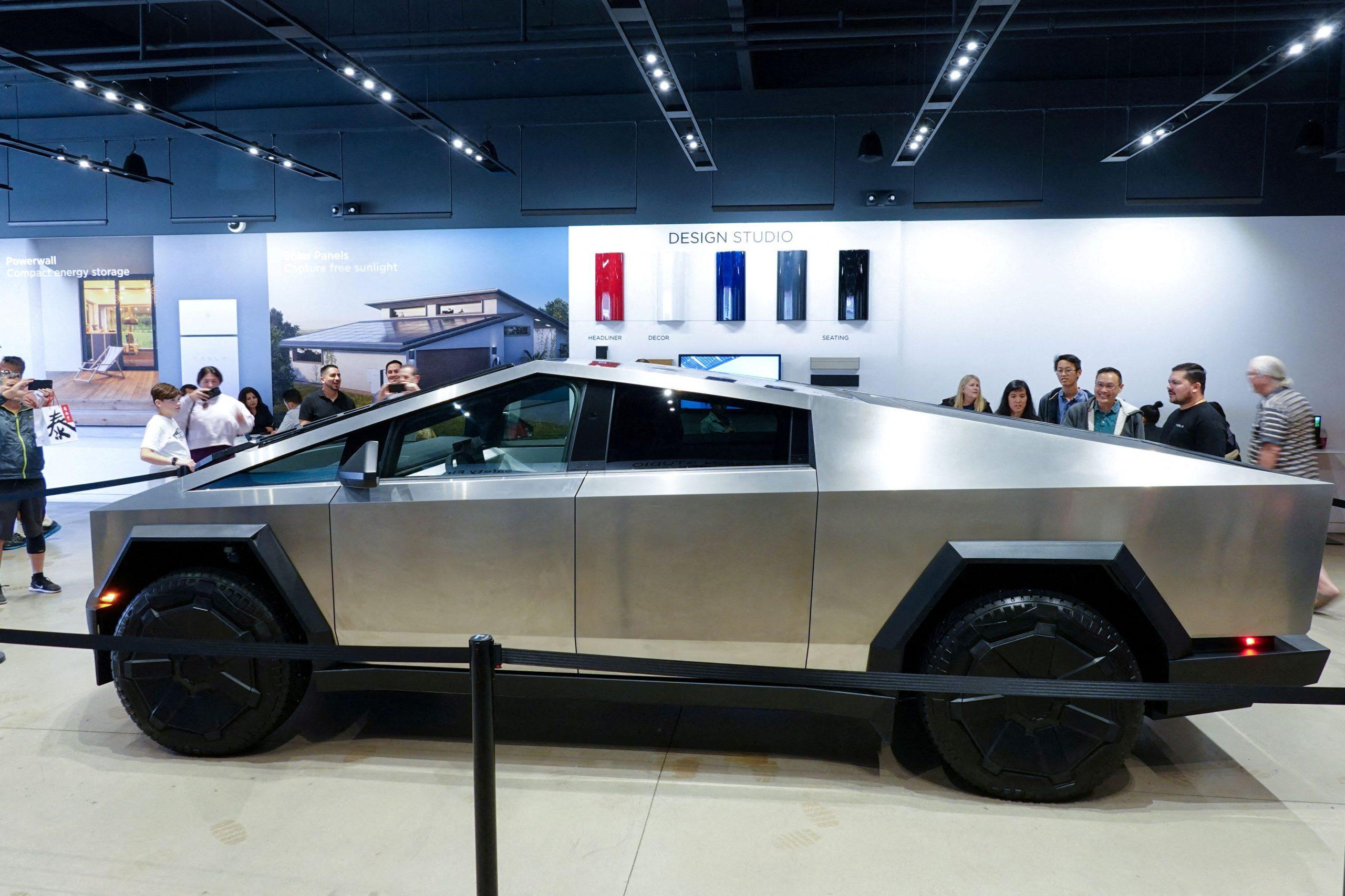 Cybertruck: Η Tesla ανακαλεί 63.619 οχήματα λόγω ελαττώματος στα φώτα