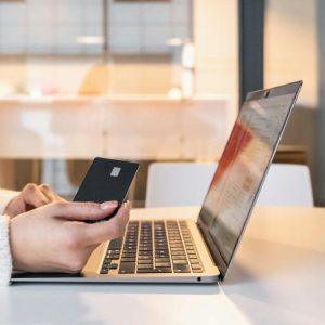 Τράπεζες: Μία στις τέσσερις πωλήσεις έγινε μέσω digital banking