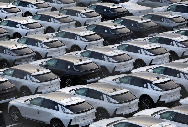 ΗΠΑ: Η αντεπίθεση των βενζικοκίνητων – Πλήγμα για τα ευρωπαϊκά EV