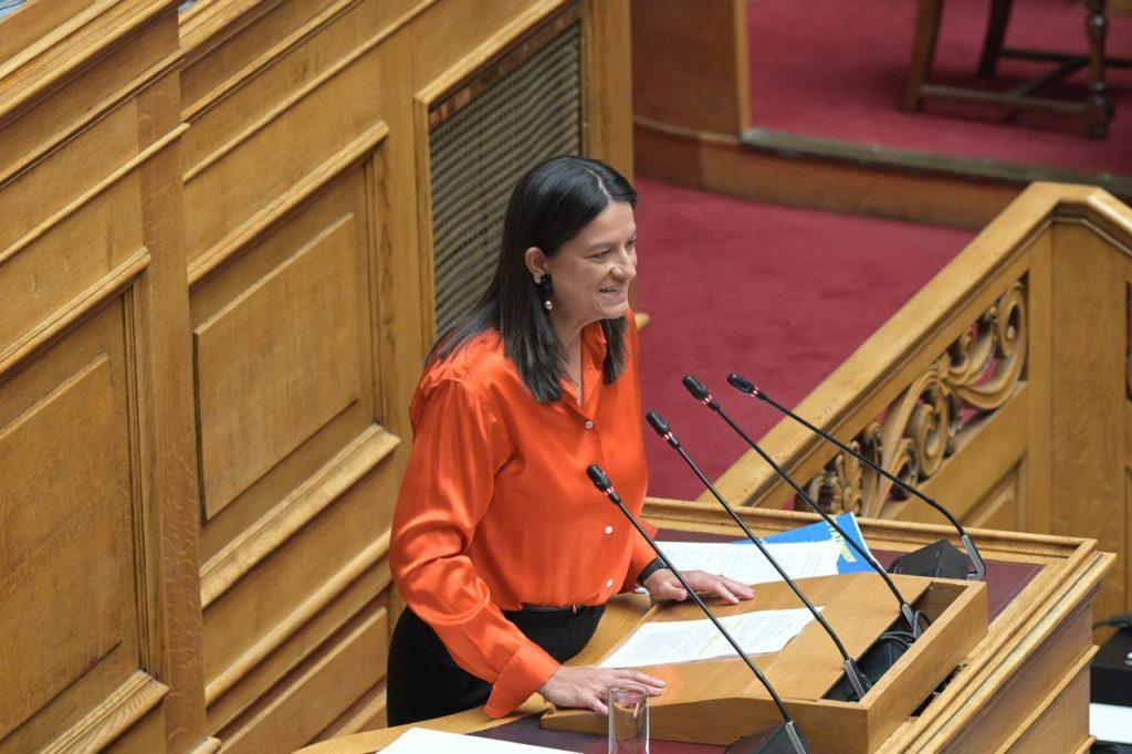 Κεραμέως: «Πέρασε» το εργασιακό νομοσχέδιο με 158 υπέρ – Ευρεία πλειοψηφία στα μισά άρθρα