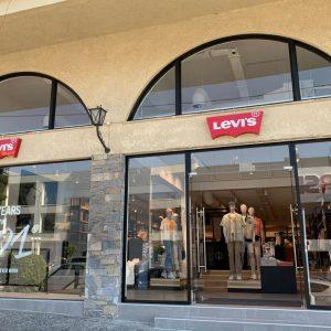 Levi’s: Σχεδιάζει τον διπλασιασμό των καταστημάτων της στις ΗΠΑ
