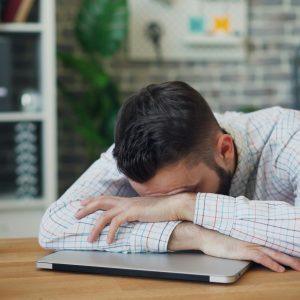 ΕΥ: Ανησυχητικές ενδείξεις για την ψυχική υγεία και ευεξία των εργαζόμενων στην Ελλάδα