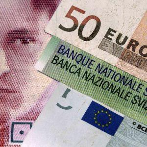 Ελβετικό φράγκο: Το ράλι προκαλεί την παρέμβαση της SNB
