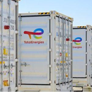 TotalEnergies: Στα σκαριά πώληση μεριδίου σε γερμανική εταιρεία μπαταριών αποθήκευσης ενέργειας