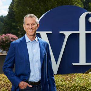 Vans: Από τα skates, στην κορυφή και την… πτώση – Οι κινήσεις ανάκαμψης