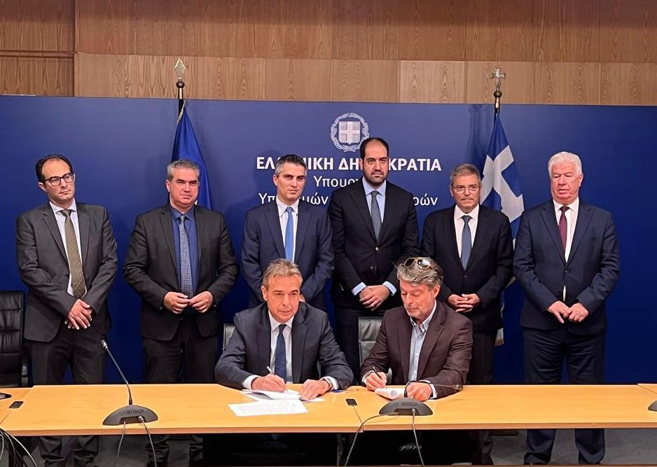 Δήμας: Υπεγράφη η σύμβαση για την επισκευή σεισμόπληκτων εργατικών κατοικιών στο Ληξούρι