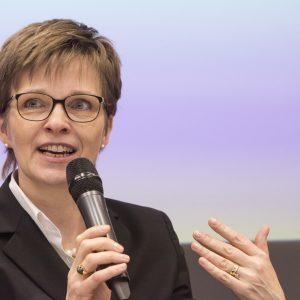 Κλαούντια Μπουχ (SSM): Ζητά άρση στους περιορισμούς μετακίνησης κεφαλαίων των τραπεζών