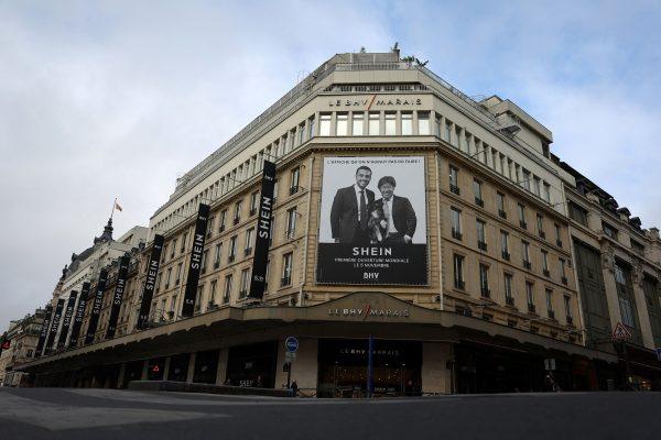 Shein: Πώς ο γίγαντας της γρήγορης μόδας εξοργίζει το Παρίσι