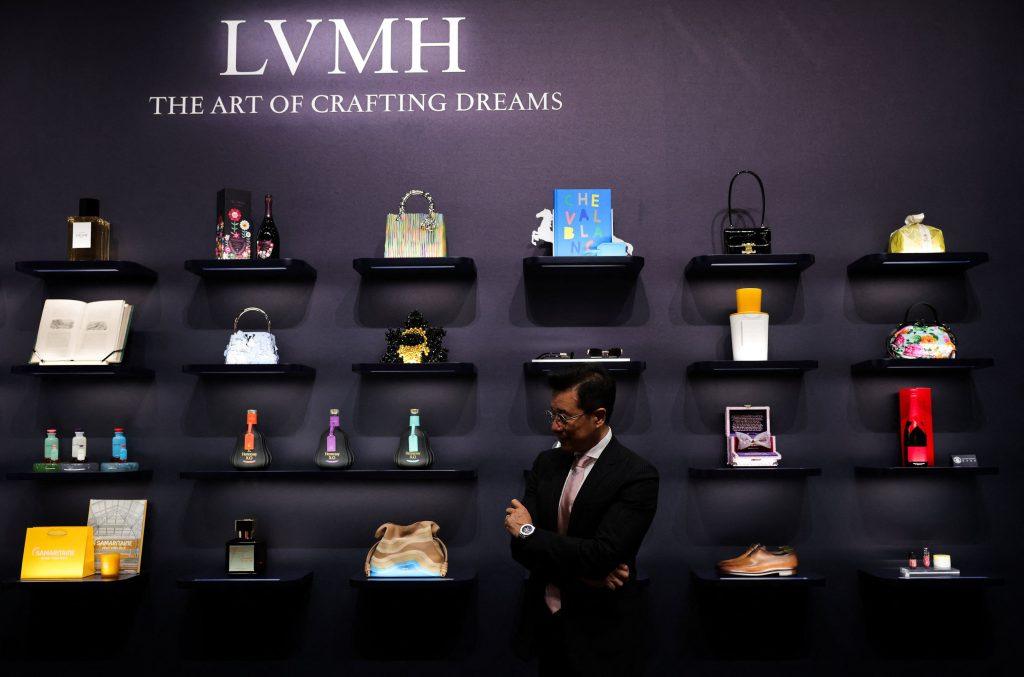 LVMH: Ποντάρει ξανά στην Κίνα – Ανοίγει mega καταστήματα