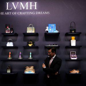 LVMH: Ποντάρει ξανά στην Κίνα – Ανοίγει mega καταστήματα