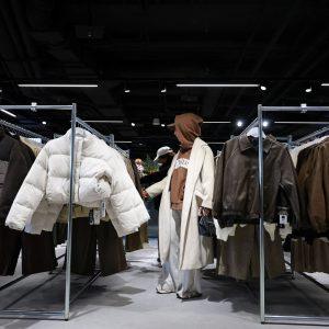 Shein: Γιατί αλλάζει τα πλάνα της για τη Γαλλία