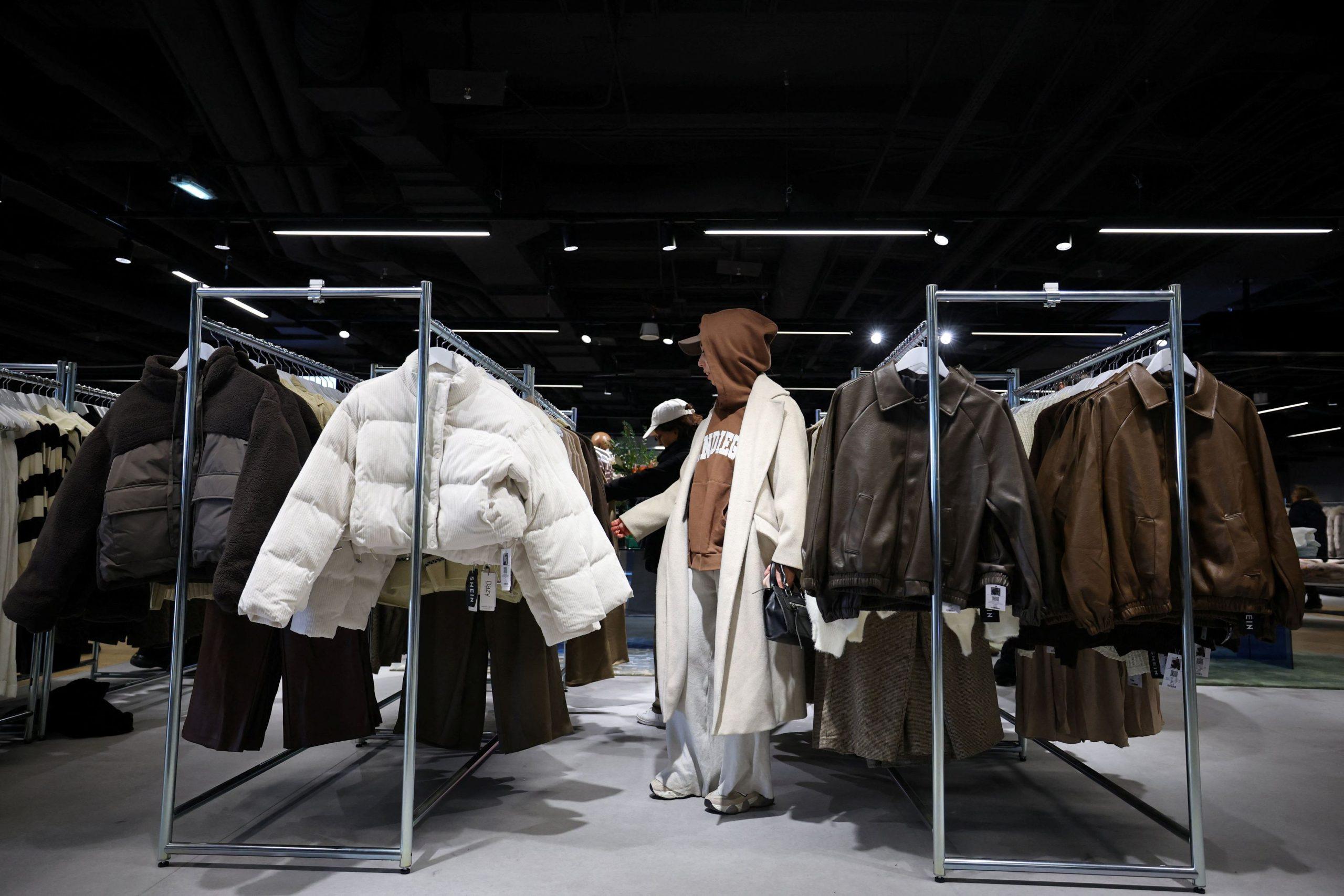 Shein: Γιατί αλλάζει τα πλάνα της για τη Γαλλία