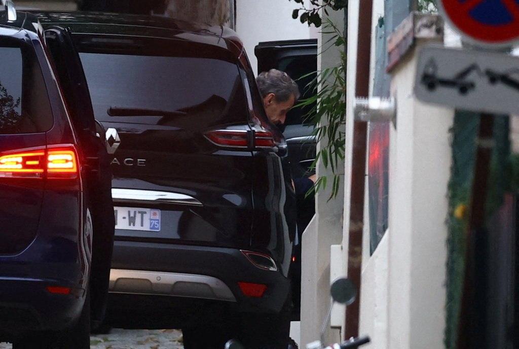 Γαλλία: Αποφυλακίστηκε ο Σαρκοζί – Αναμένεται η έφεση