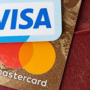 Visa – Mastercard: Κοντά σε συμφωνία – Τι περιλαμβάνει