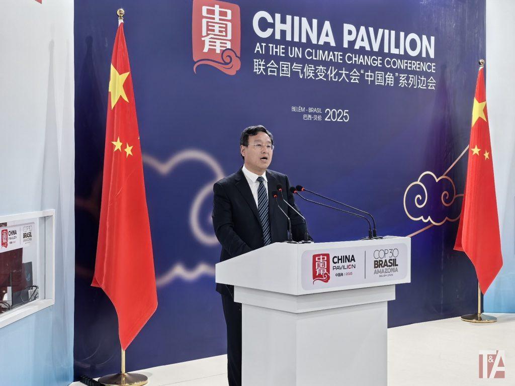 Κίνα: Γεμίζει το κενό των ΗΠΑ στην COP30