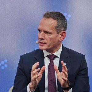 Μανουσάκης: Η ανάπτυξη των ηλεκτρικών δικτύων να συμβαδίσει με την επενδυτική έκρηξη της ΤΝ