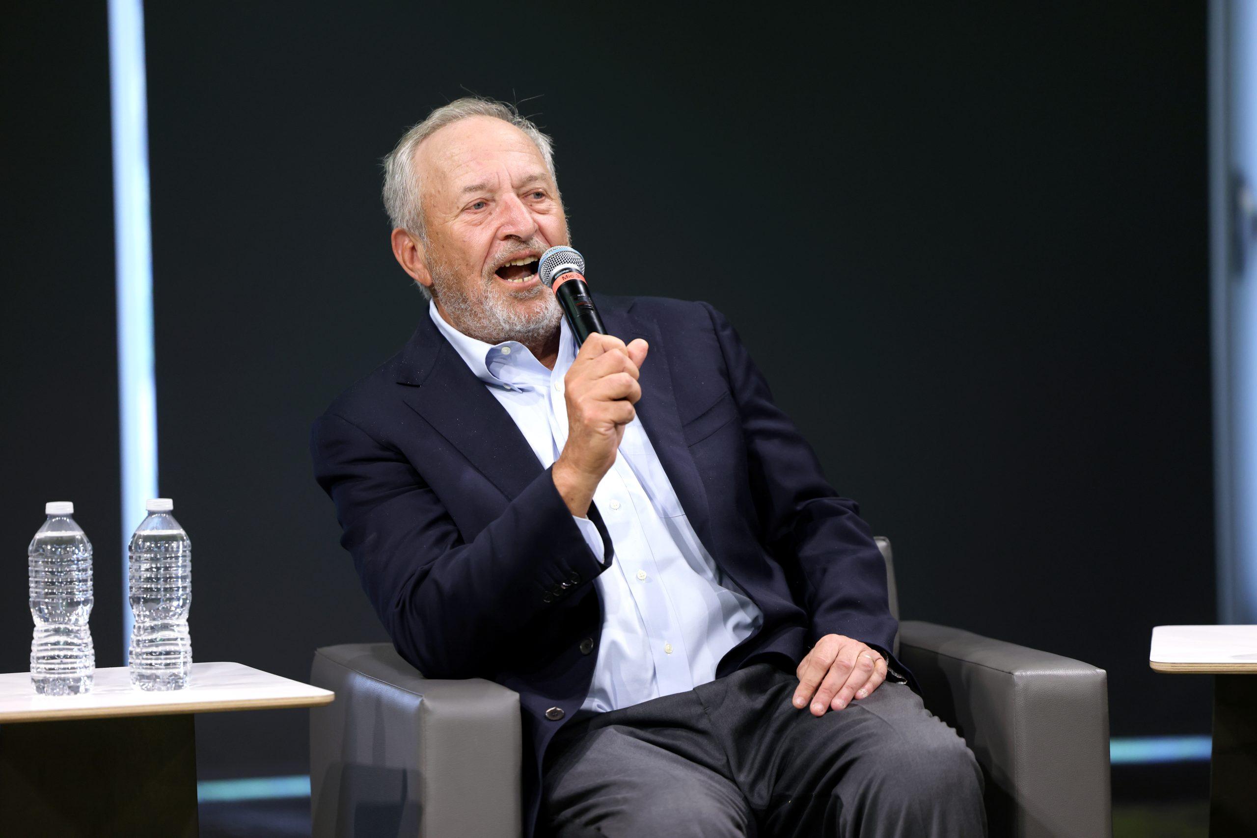 Σκάνδαλο Έπσταϊν: Ο Λάρι Σάμερς παραιτείται από το ΔΣ της OpenAI λόγω κρυφών email