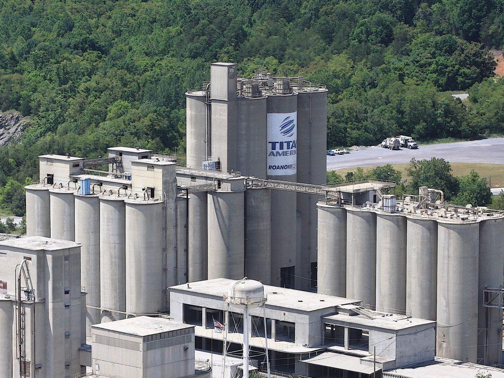 TITAN: Aποκλειστικές διαπραγματεύσεις για την εξαγορά της «Vracs De L’Estuaire»