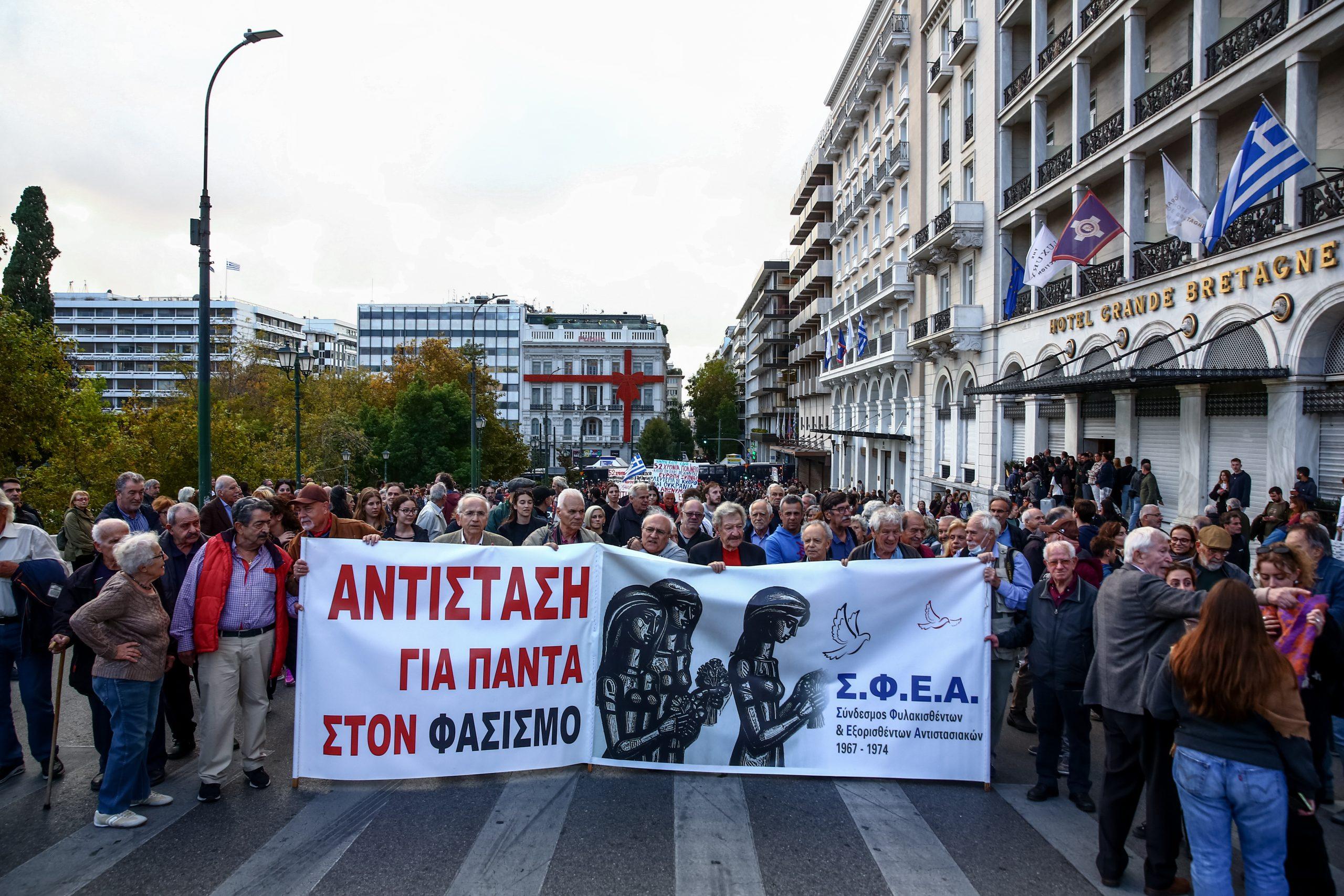 Πολυτεχνείο: Ζωντανό το μήνυμα της εξέγερσης 52 χρόνια μετά – Η πορεία