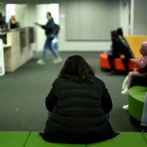 Βρετανία: Χωρίς εργασία ενα εκατομμύριο νέοι – Στο 4,8% η ανεργία