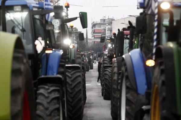 Αγρότες: Στο κόκκινο η αγανάκτηση – Ξεσηκωμός στην ύπαιθρο