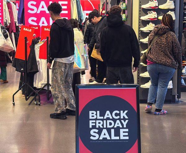 Black Friday: Τζίρος 11,8 δισ. δολάρια στις online αγορές και ρεκόρ στις ΗΠΑ