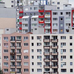 Ακίνητα: Χτίζεται ένα σπίτι ανά 1.000 κατοίκους [γραφήματα]