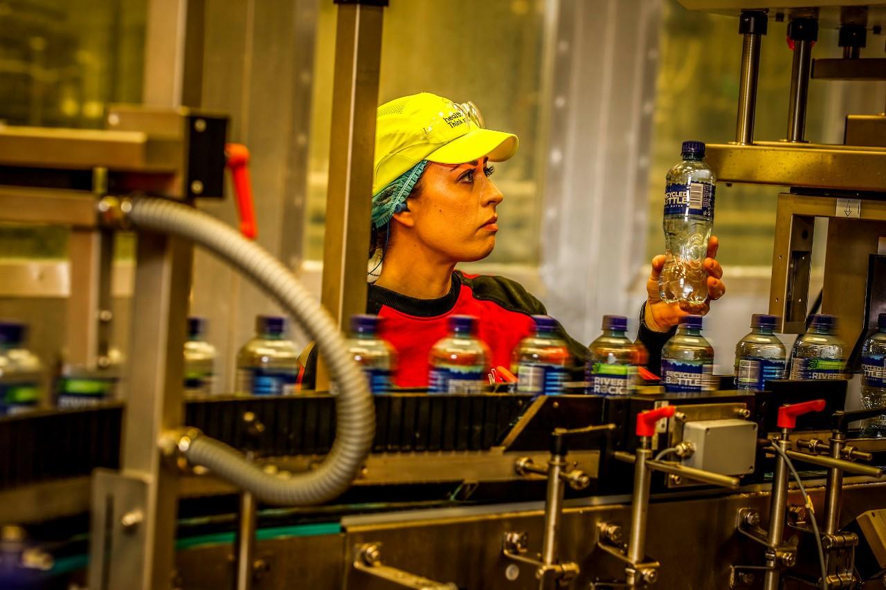 Coca-Cola HBC: Γιατί προχώρησε σε mega-επένδυση στην Ιρλανδία