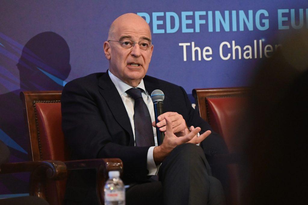 Νίκος Δένδιας: Άμυνα δεν είναι να μεταφέρουμε όπλα και χρήματα στην Ουκρανία