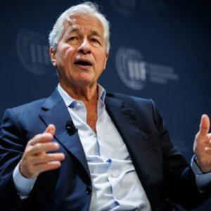 Τζέιμι Ντίμον: Όταν διοργάνωσε ένα πάρτι για τον βασιλιά Κάρολο