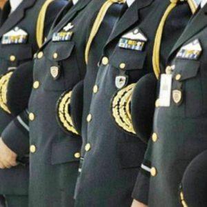 Ένστολοι: Αυξήσεις και αναδρομικά έως 3 μήνες για 150.000 στελέχη