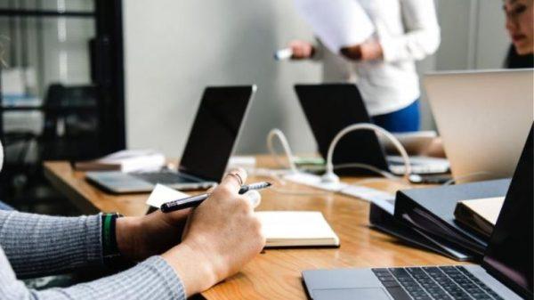 Δημόσιοι Υπάλληλοι: Ποιες αυξήσεις θα δουν το 2026