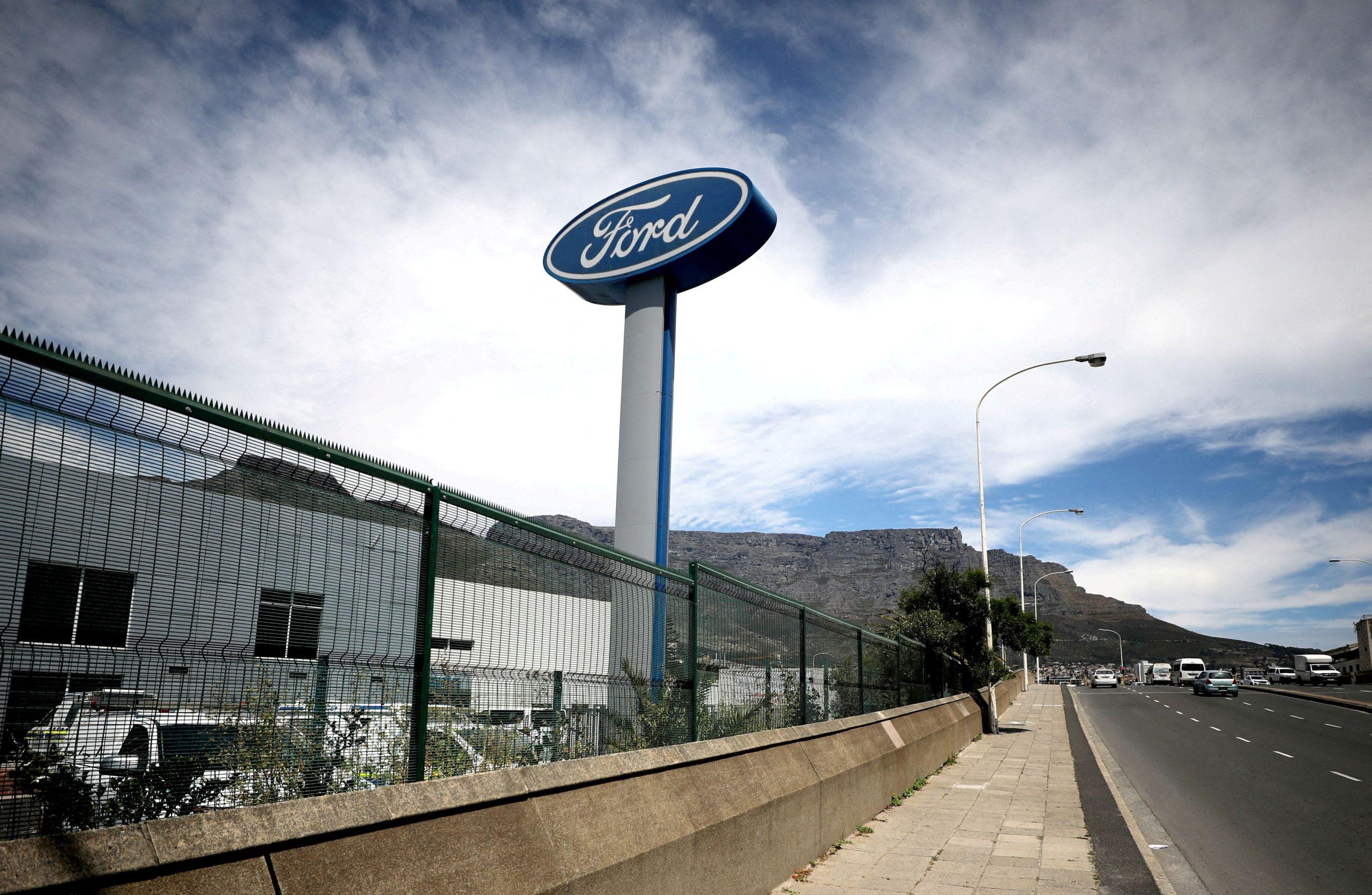 Ford: Ανάκληση 230.000 οχημάτων λόγω βλάβης στην οθόνη του πίνακα οργάνων