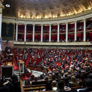 Γαλλία: Η Βουλή απορρίπτει μαζικά τον προϋπολογισμό του 2026