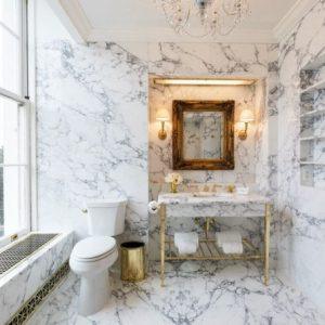 Λευκός Οίκος: Ασυγκράτητος ο Τραμπ ανακαίνισε και το μπάνιο του Λίνκολν