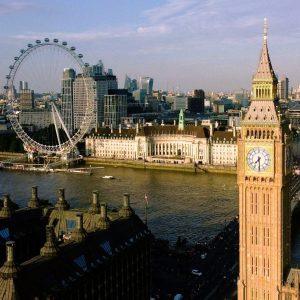 Βρετανία: Προσπαθεί να αποκαταστήσει τη σχέση της με τους πολύ πλούσιους