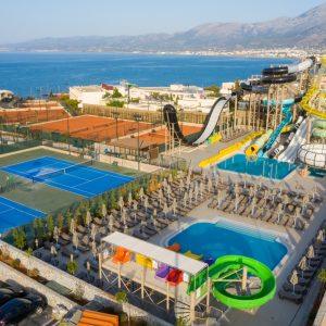 Nana Beach: «Μεγαλώνει» κατά 600 κλίνες