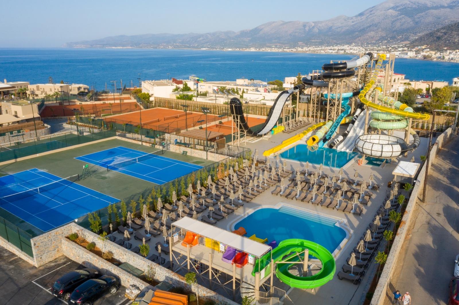 Nana Beach: «Μεγαλώνει» κατά 600 κλίνες