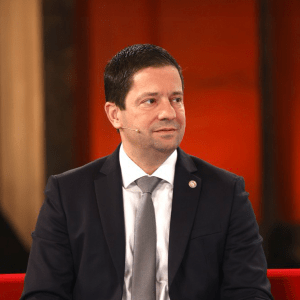 OT FORUM – Σιάσος( Πρύτανης ΕΚΠΑ): Δυνατότητα και των Ελλήνων να εισάγονται στα ξενόγλωσσα προγράμματα των δημοσίων πανεπιστημίων